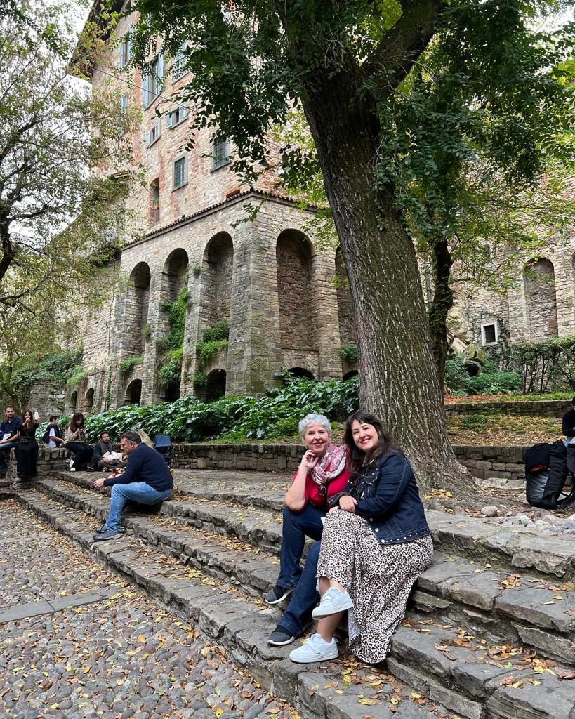 Empreendedora Lúcia Helena em viagem com a filha