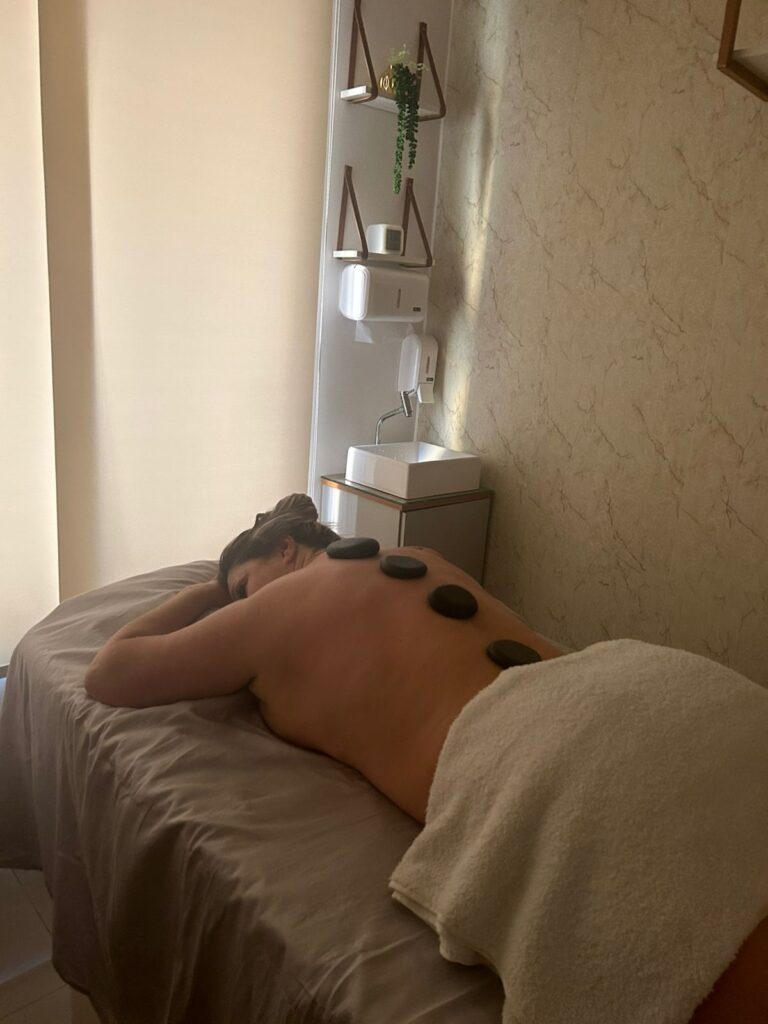 Massoterapeuta Francieiny Silveira de Indaiatuba